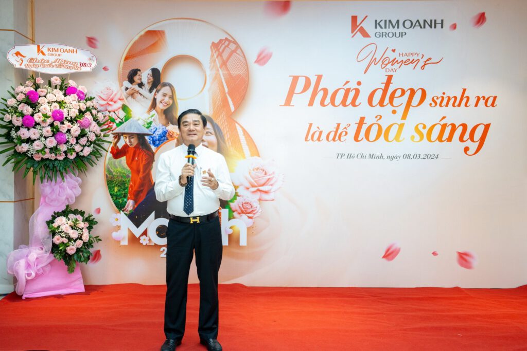 8-1 Ông Nguyễn Thuận – Phó Chủ tịch HĐQT Kim Oanh Group gửi lời chúc mừng và cảm ơn tới toàn thể chị em tập đoàn tại chương trình