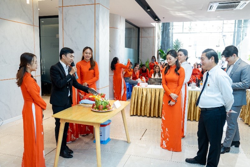 8-10 Đội 3 hạng mục trang trí trái cây (Khối Kinh doanh, Dịch vụ Khách hàng, Truyền thông và Marketing)
