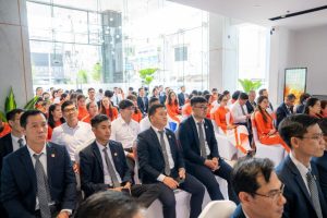 Buổi pháp thoại “Phương pháp chữa lành nỗi đau” diễn ra tại trụ sở Kim Oanh Group