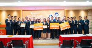 Các chi nhánh kinh doanh dẫn đầu hệ thống tháng 8/2023 cùng chụp hình lưu niệm