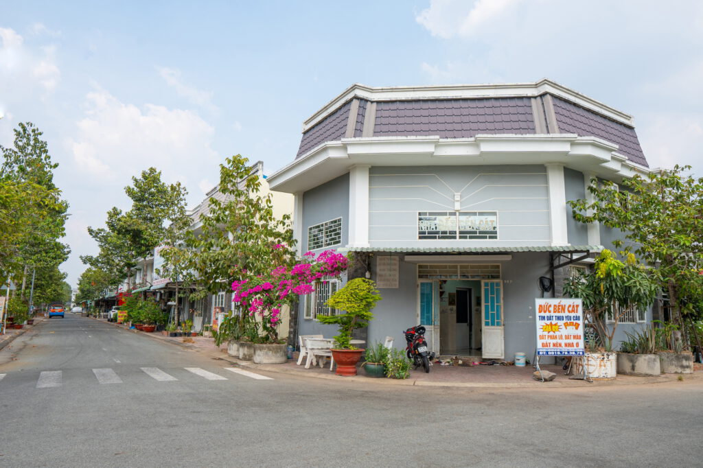 golden-center-city-nhon-nhip-2-1024x682-1 Những căn nhà khang trang thu hút cư dân về sinh sống và kinh doanh