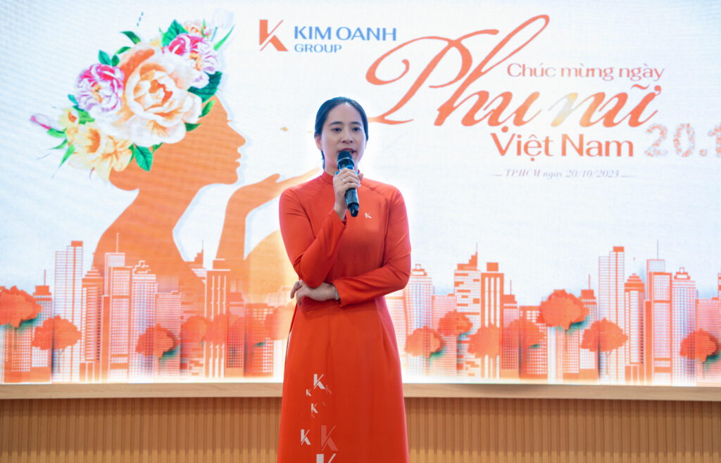 Theo chị Huỳnh Như, nhờ noi theo tấm gương sáng của vị nữ thuyền trưởng Đặng Thị Kim Oanh mà tất cả phụ nữ tại Kim Oanh Group luôn là những người thật bản lĩnh, tự tin, giàu lòng nhân ái, giàu đức hy sinh, luôn nỗ lực hết mình với niềm đam mê cháy bỏng để chung tay làm nên thành công của tập đoàn.