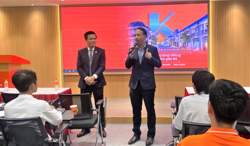 Ông Nguyễn Lương Thọ - Phó Tổng Giám đốc Vận hành Tập đoàn chia sẻ tại chương trình