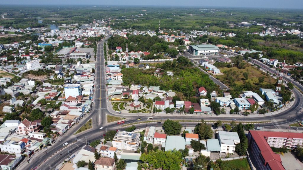 Chiều 17/4, Thị ủy Bến Cát (Bình Dương) tổ chức họp báo công bố Nghị quyết của Quốc hội về việc thành lập phường An Điền, phường An Tây thuộc thị xã Bến Cát và thành lập thành phố Bến Cát. Nghị quyết này có hiệu lực thi hành từ ngày 1/5/2024.