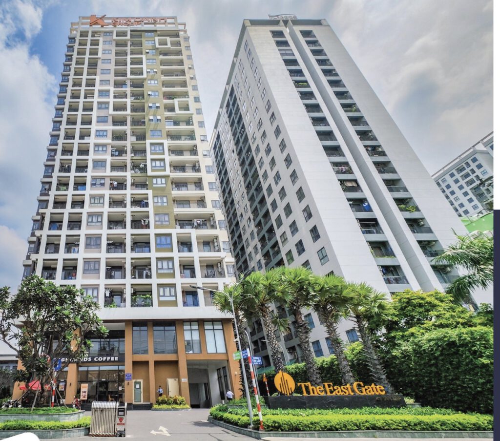 z4565650485353_7bf5d4740e54950a9c10f949ae2511c1-1024x903-1 Tọa lạc tại khu Đông TPHCM, The EastGate gồm 712 căn hộ được quy hoạch bài bản với hệ thống tiện ích hiện đại như hồ bơi, công viên, phòng gym, phòng yoga, khu BBQ, khu thể thao đa năng, khu vui chơi trẻ em… Hiện nay, tất cả tiện ích đều đã hoàn thiện, đi vào hoạt động hiệu quả và đáp ứng trọn vẹn tất cả mọi nhu cầu cuộc sống hàng ngày của cư dân.